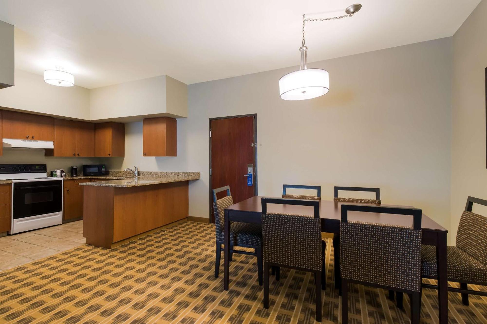 Best Western University Inn And Suites Forest Grove Exterior photo