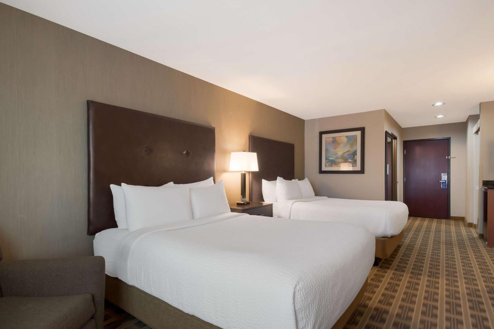 Best Western University Inn And Suites Forest Grove Exterior photo